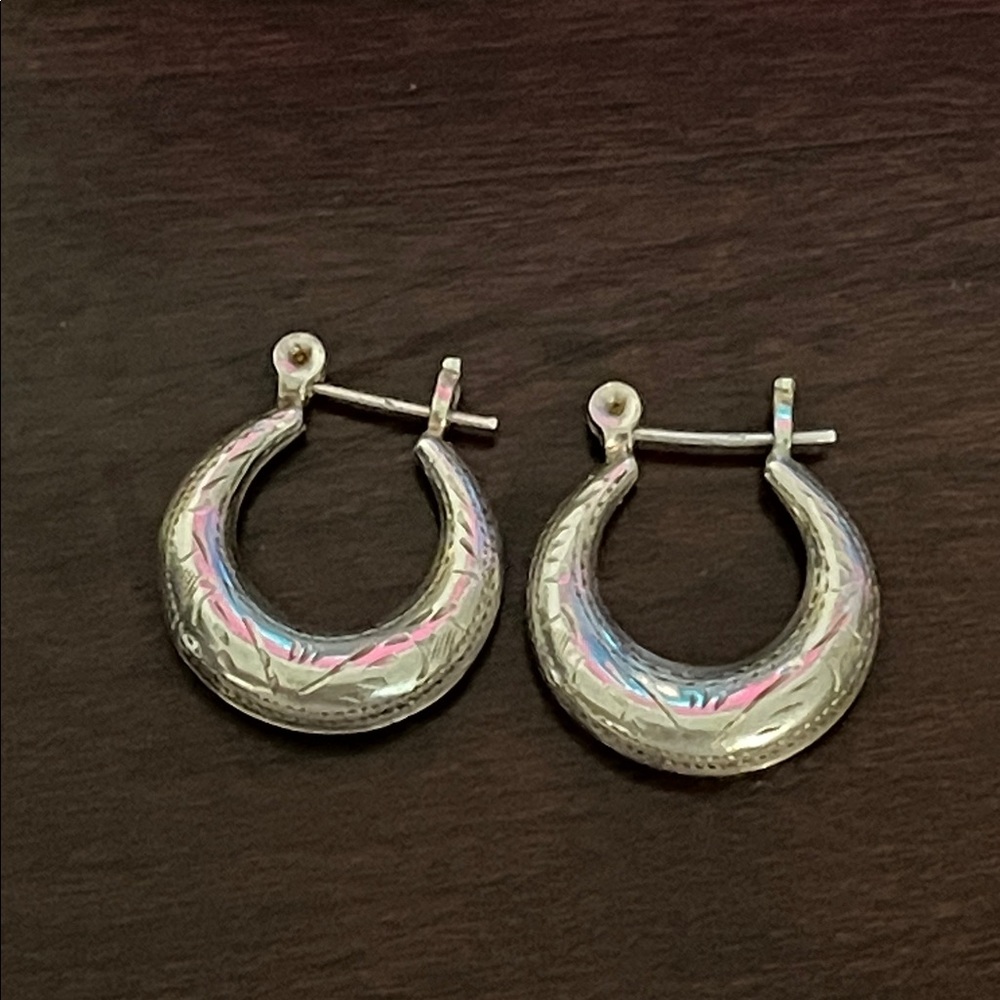 Vtg Sterling Engraved Crescent Hoop Earrings